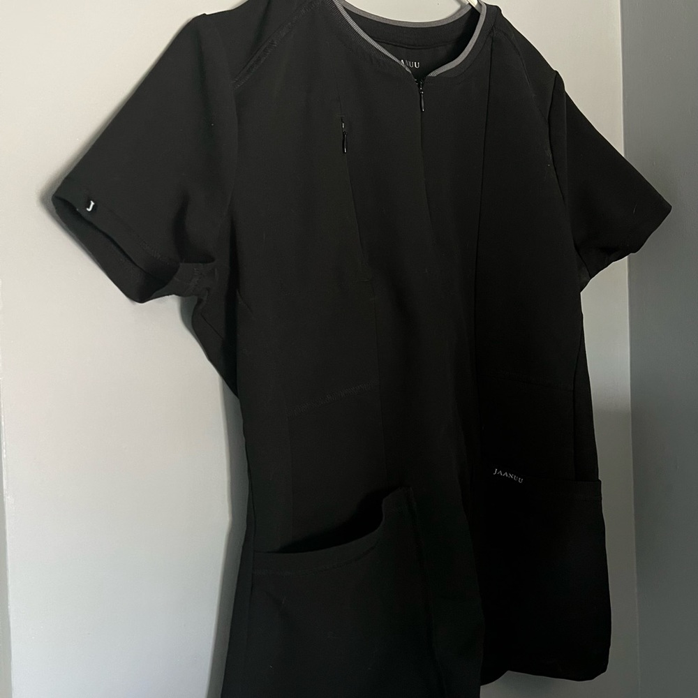 jaanuu scrubs